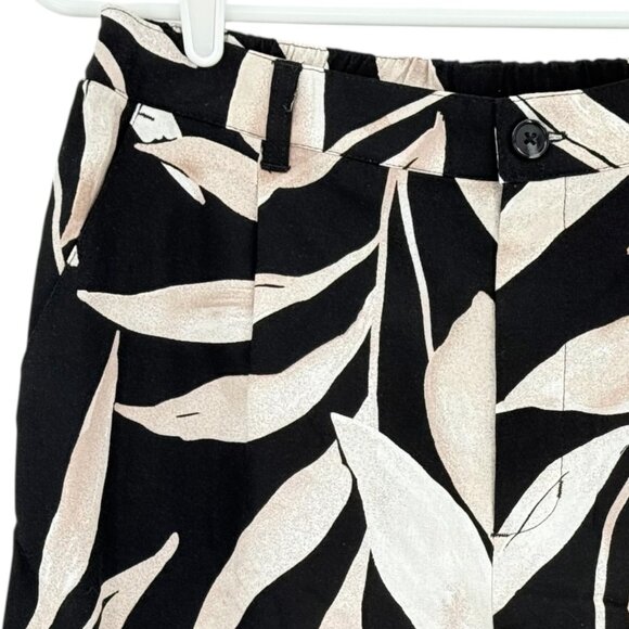 Time And Tru Women's Linen Blend Tropical Black Shorts XXL (20) Elastic Back NWT - Picture 3 of 10